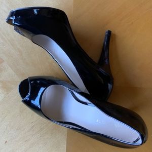 Nine West black, patent, peep toe, pump